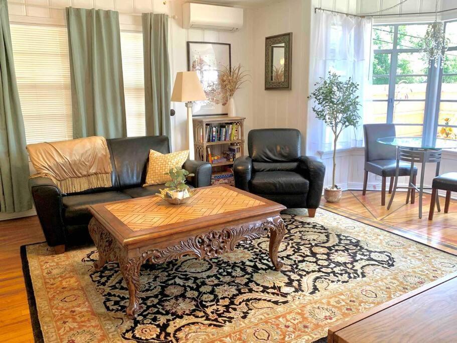 Luxury Oasis- 1 Bedroom Romantic Getaways Lubbock Exteriör bild